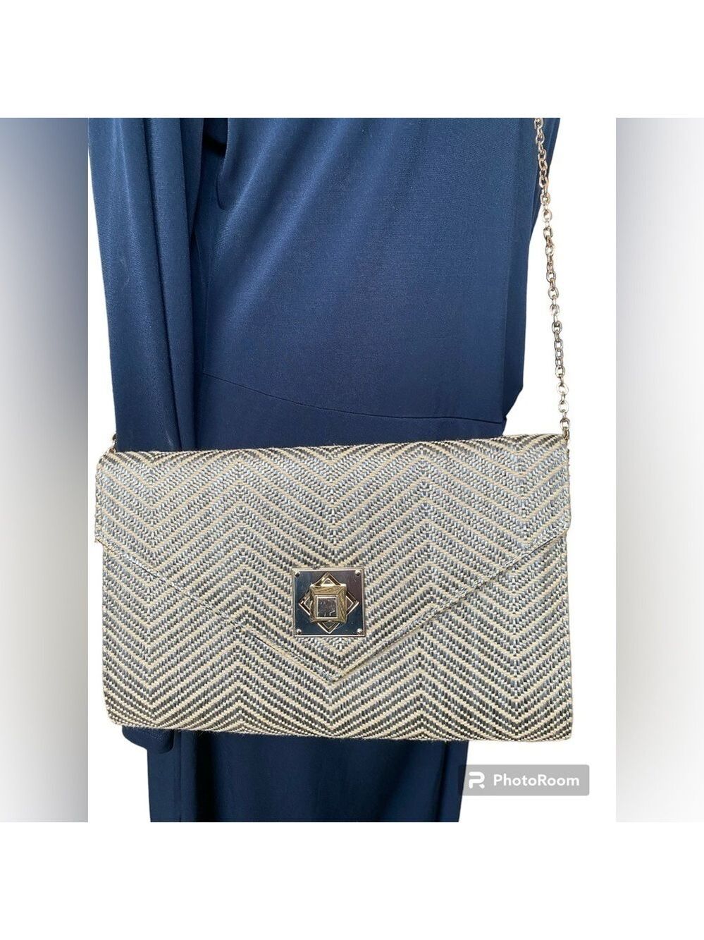 Urban Expressions-NWT silver/tan vintage woven crossbsbody/clutch gold hardware.